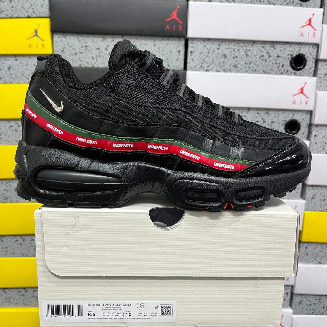 Air Max 95 x Undefeated - Black
