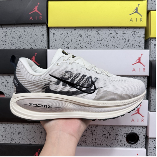 Nike Vomero 18 - Run Pack Summit White