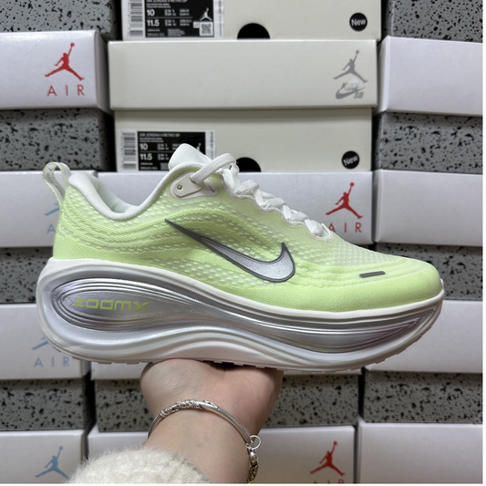Nike Vomero Plus SE - Sail/Barely Volt/Metallic Silver