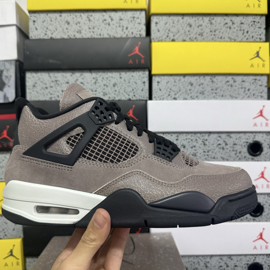 Air Jordan 4 Retro - Taupe Haze