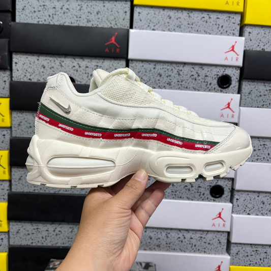 Air Max 95 x Undefeated - White