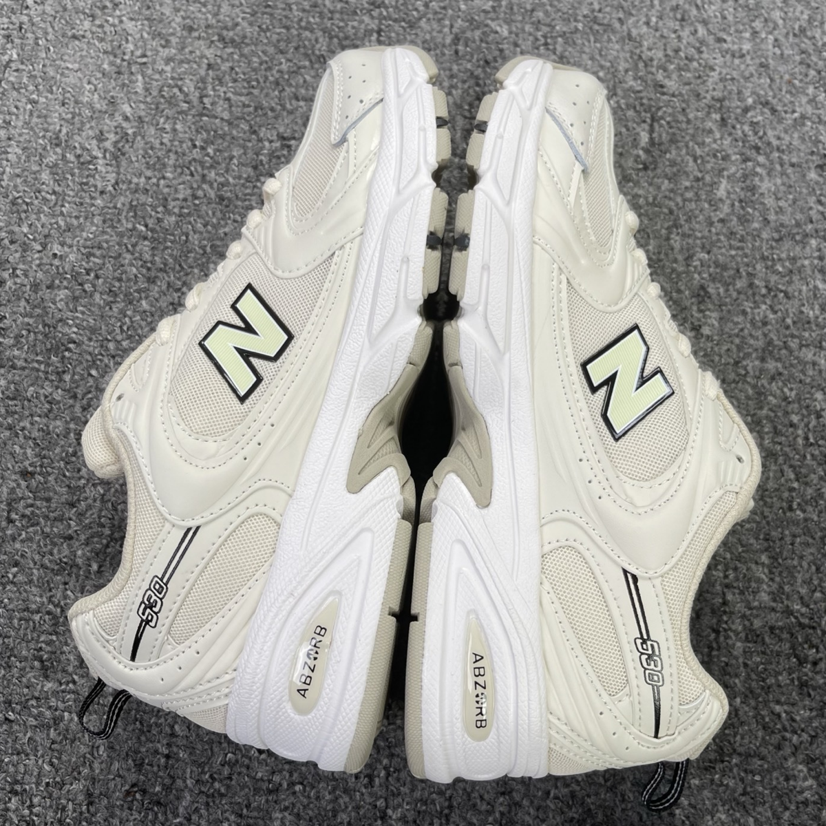 New Balance 530 - Ivory