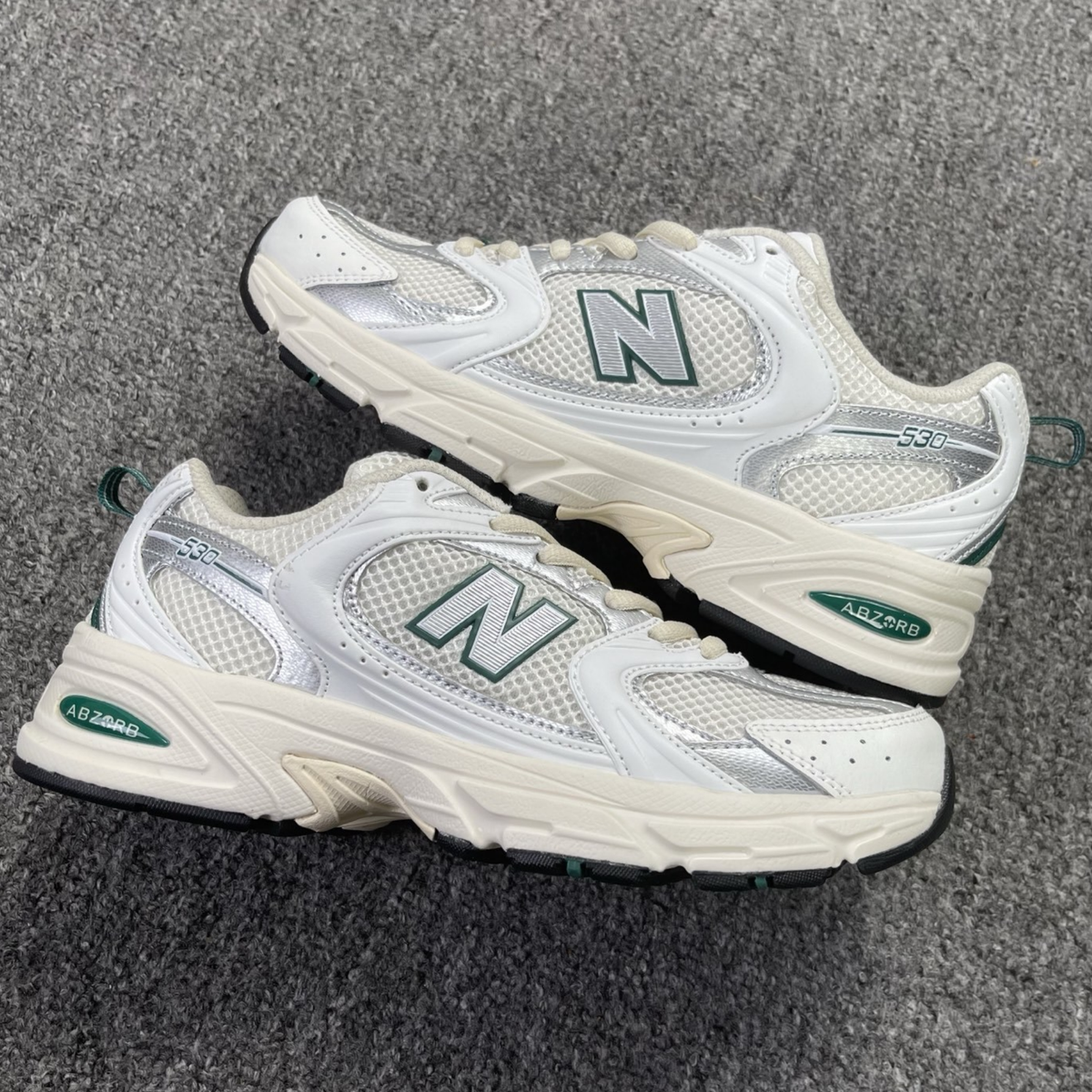 New Balance 530 - White Silver Green