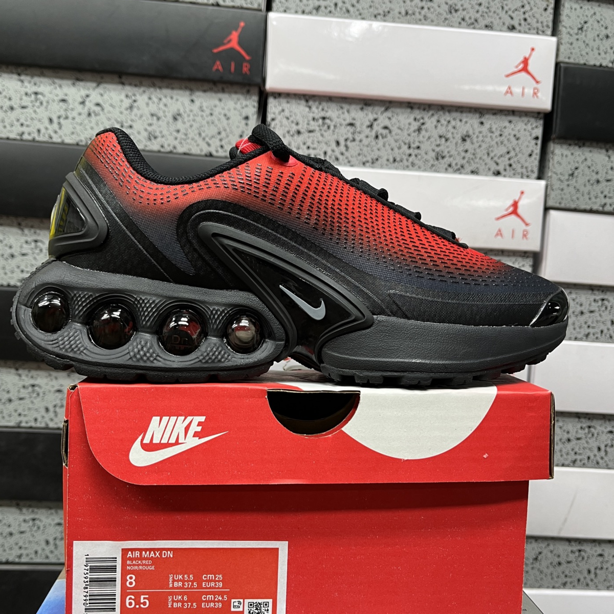 Nike Air Max DN - Bred