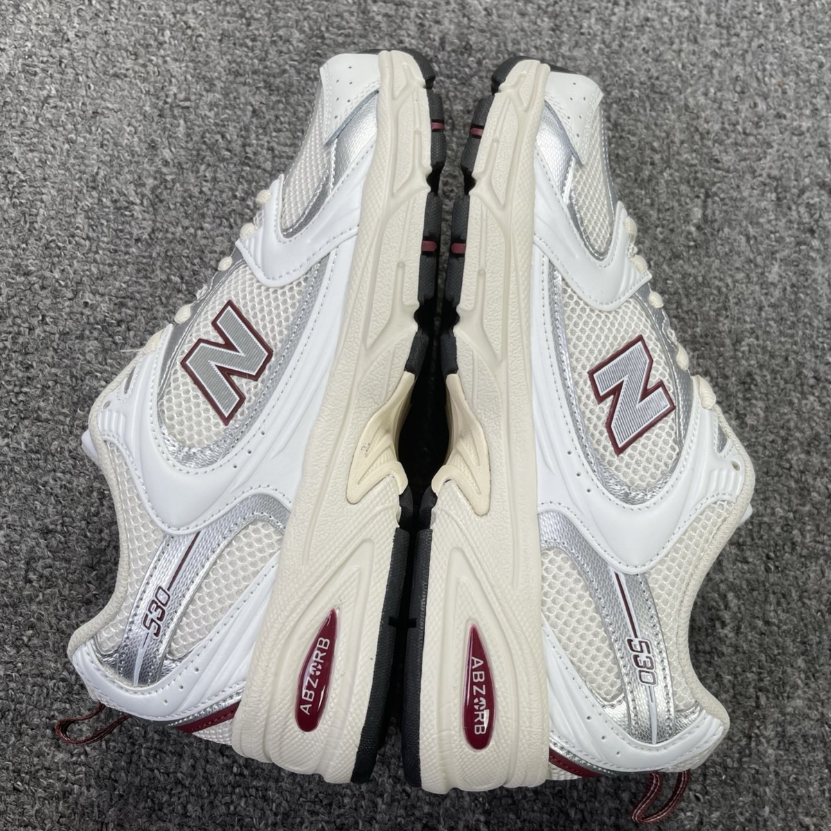New Balance 530 - Sea Salt Mercury Red