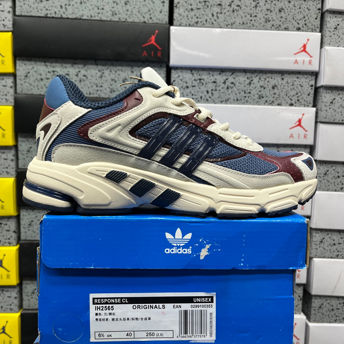 Adidas Response CL - Wonder White Preloved Ink Shadow Red