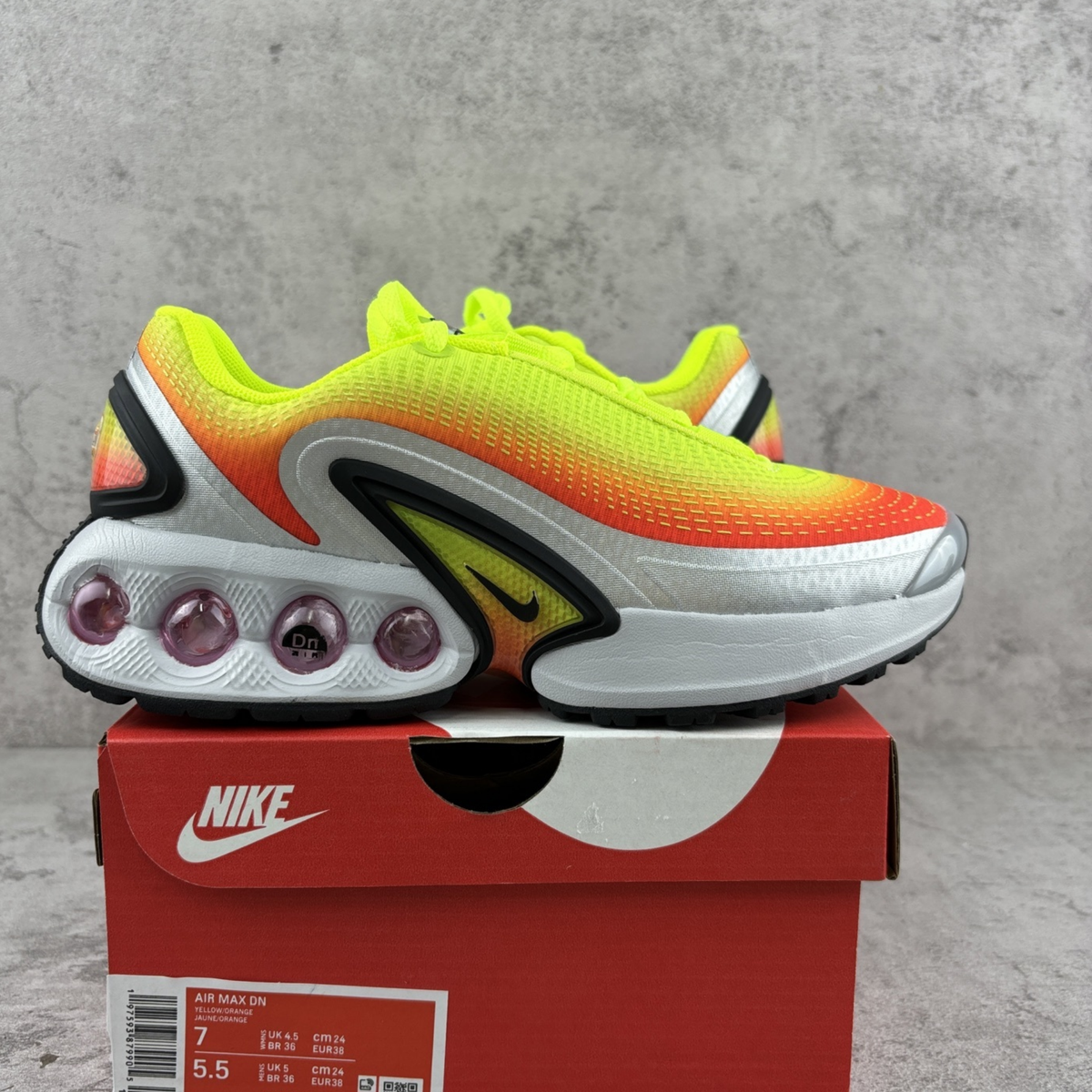 Nike Air Max DN SE - Cyber Bright Crimson