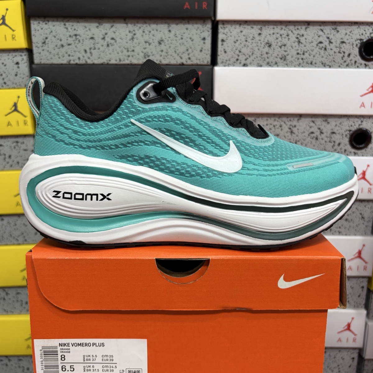 Nike Vomero Plus - Jade Horizon