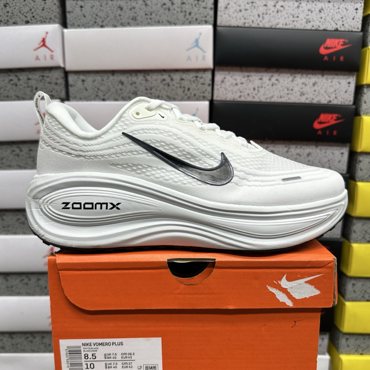 Nike Vomero Plus - White Black