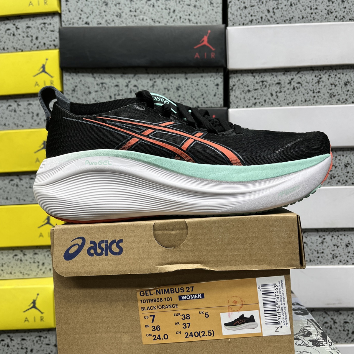 Asics Gel Nimbus 27 - Black / Coral Reef