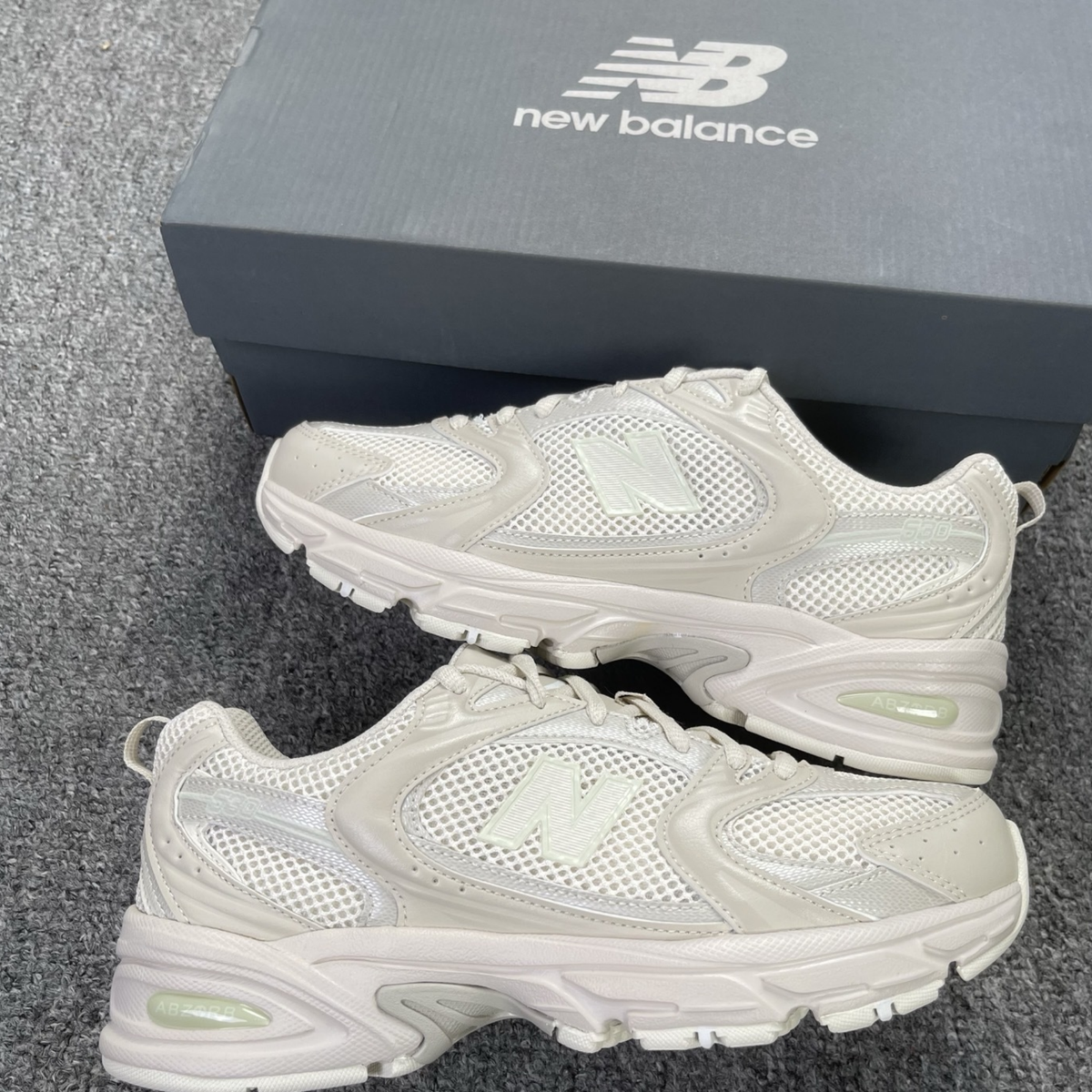 New Balance 530 - Beige Angora