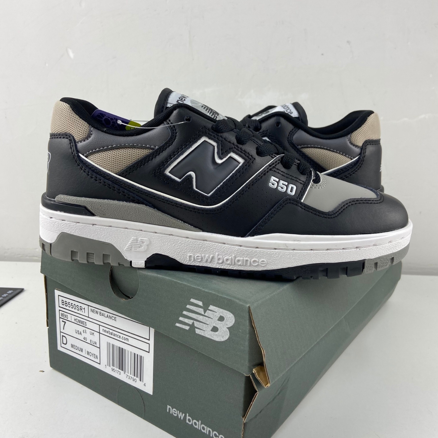 New Balance 550 - Graphite Black