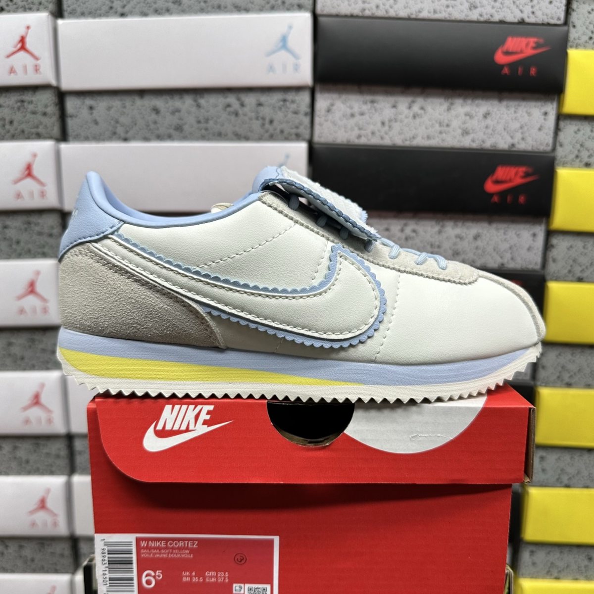 Nike Cortez Wmns - Sail/Soft Yellow/Hydrogen Blue