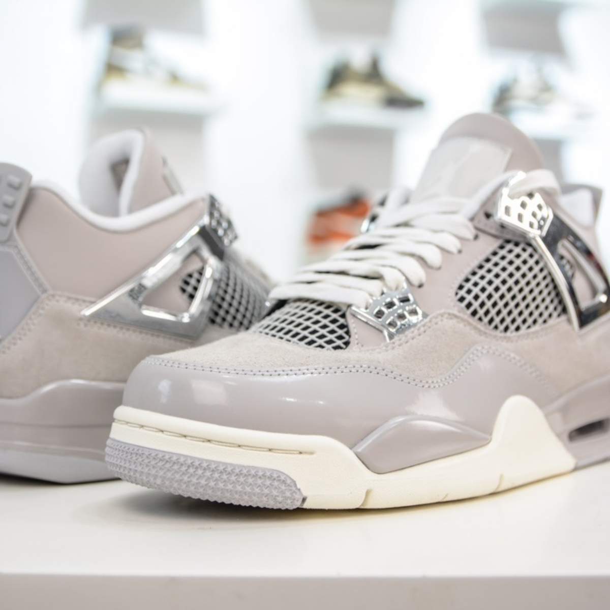 Air Jordan 4 Retro - Frozen Moments