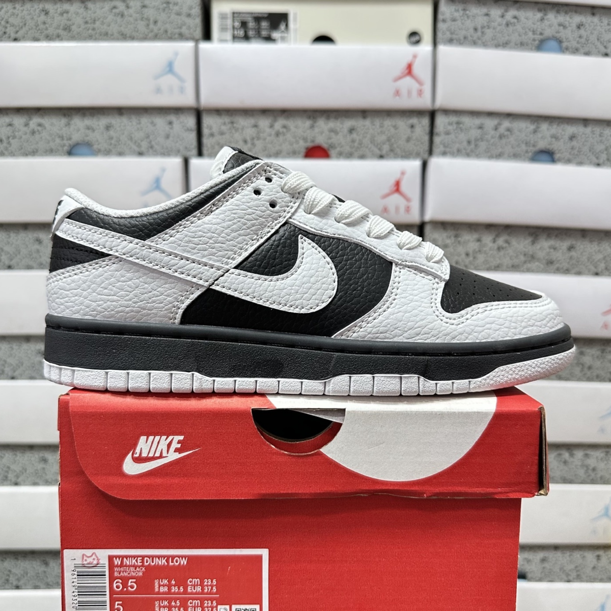 Nike Dunk Low - Reverse Panda