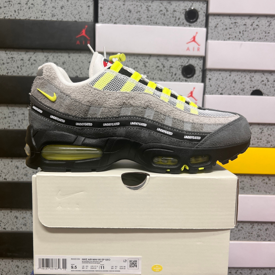 Air Max 95 x Undefeated - Geo NYC Neon