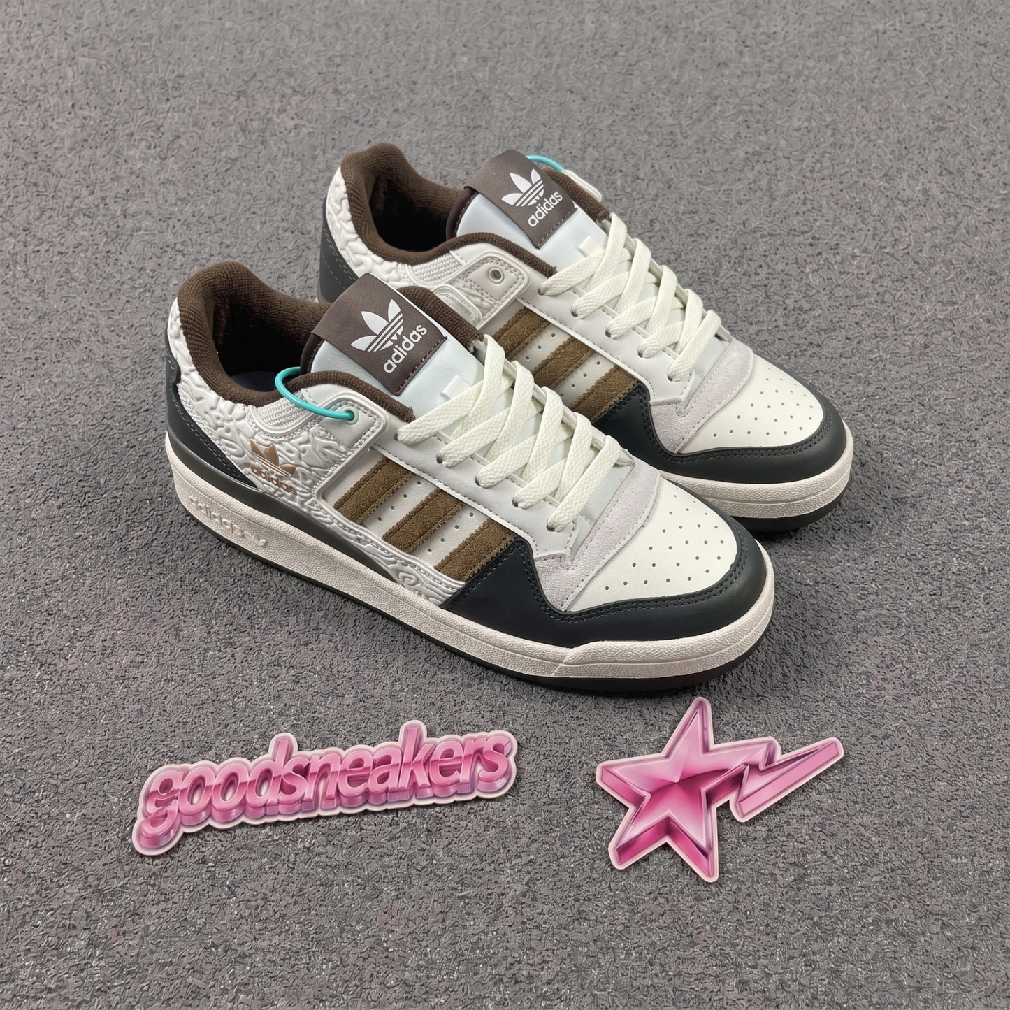 Adidas Forum Low - Core White / Bronze Strata