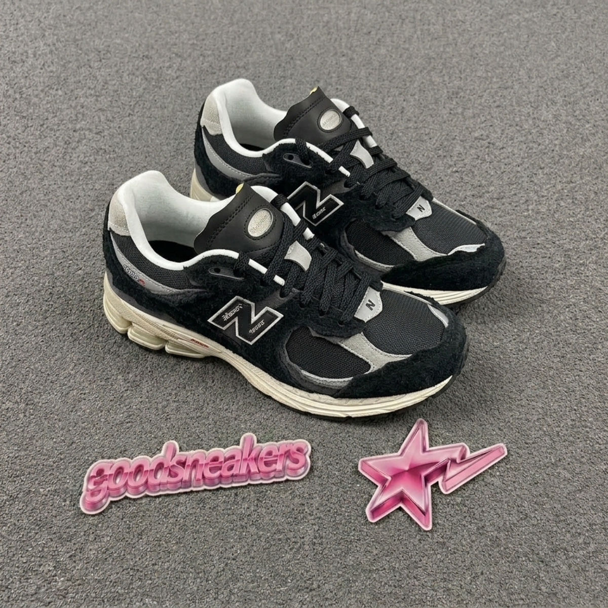 New Balance 2002R - Protection Pack Black Grey