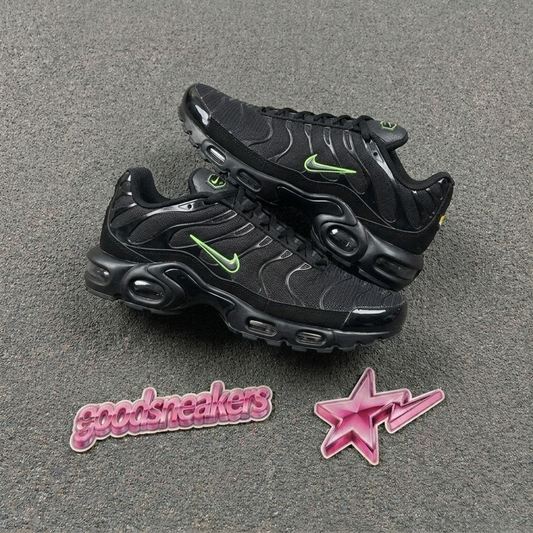 Nike Air Max Plus - Green Strike