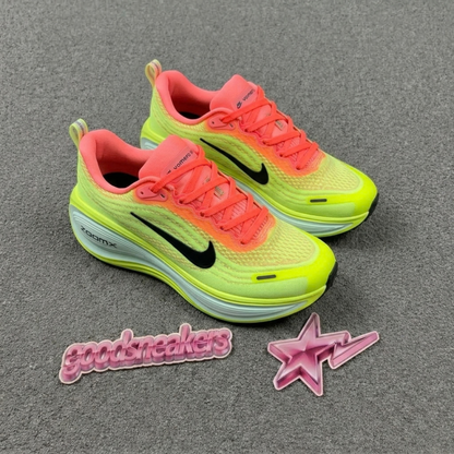 Nike Vomero Plus - Bright Mango