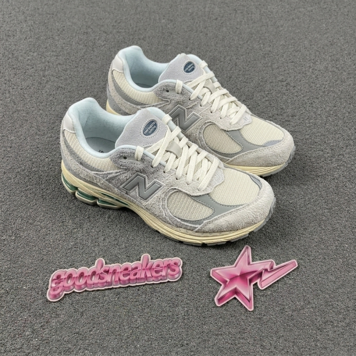 New Balance 2002R - Linen Concrete