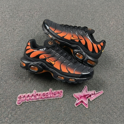 Nike Air Max Plus - Black Bright Crimson Sunset