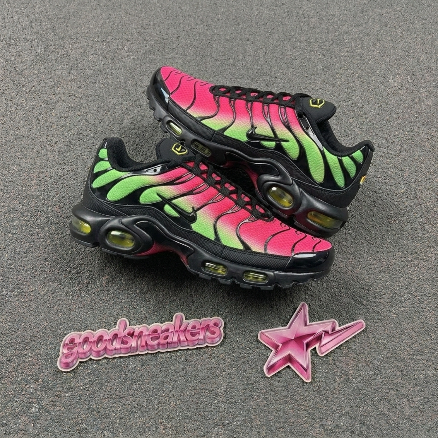 Nike Air Max Plus -  Hyper Pink Volt