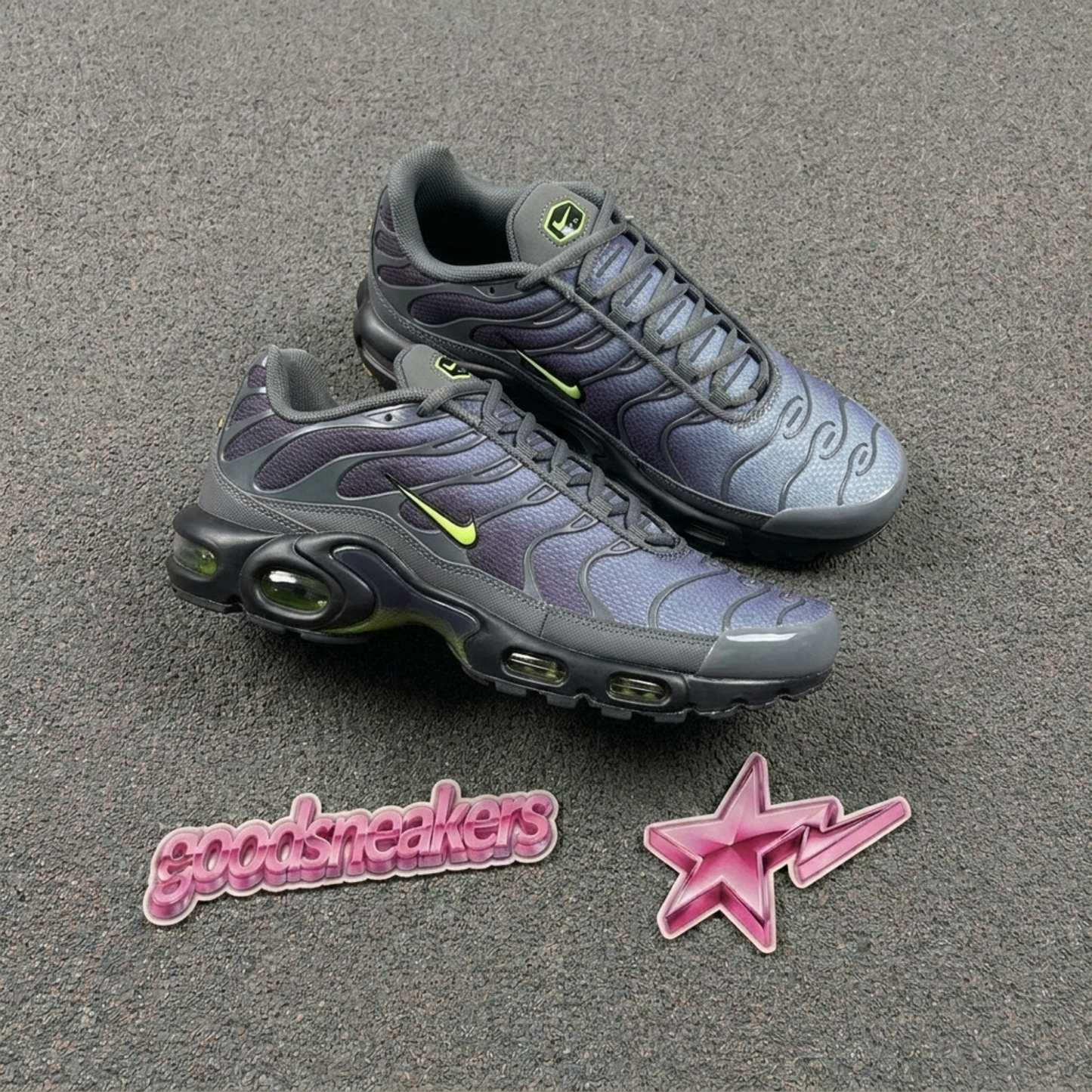 Nike Air Max Plus -   Gridiron Volcanic Volt