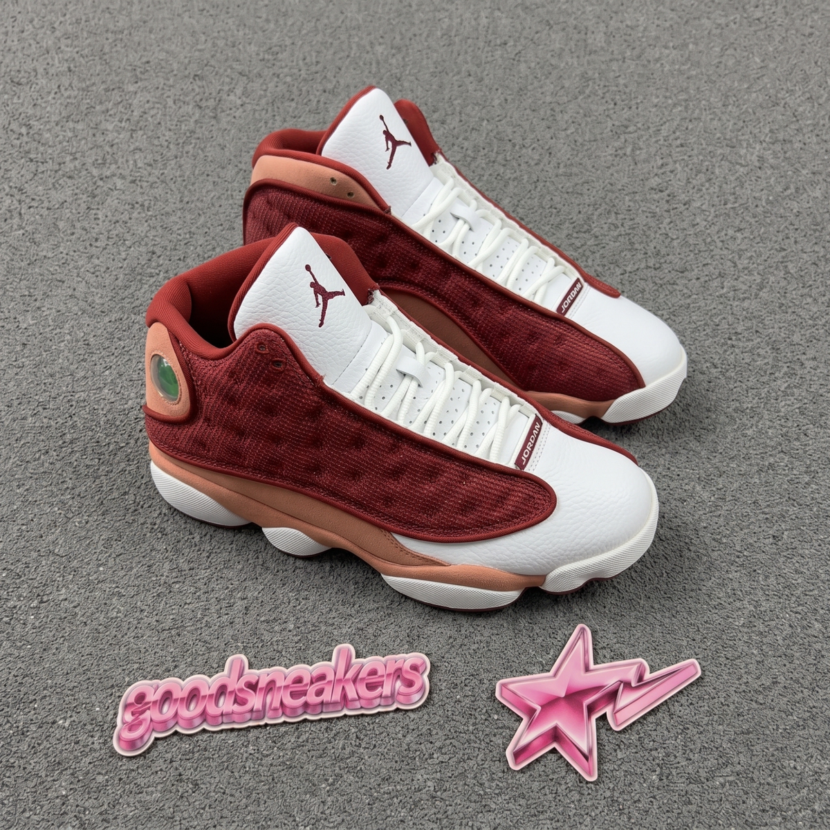 Air Jordan 13 Retro - Dune Red