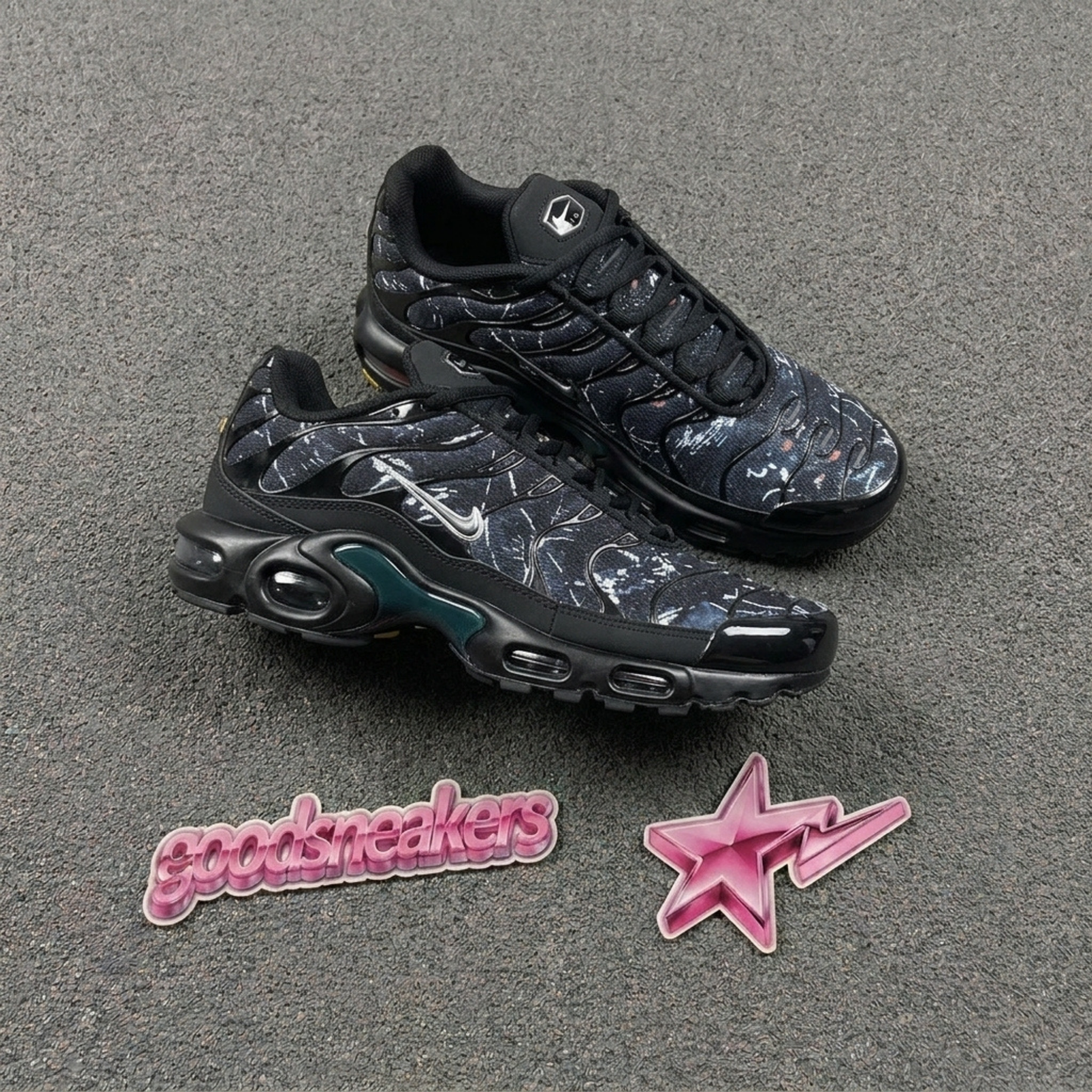 Nike Air Max Plus -  Black Paint Splatter