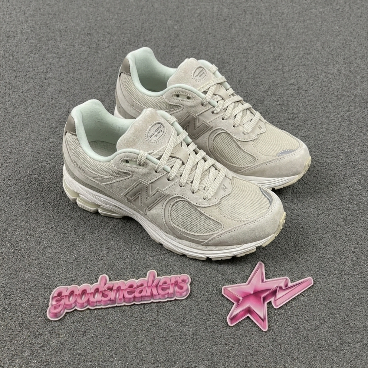 New Balance 2002R - Light Dark Tan