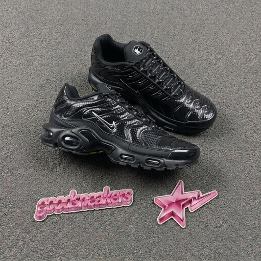 Nike Air Max Plus -  Black Chrome
