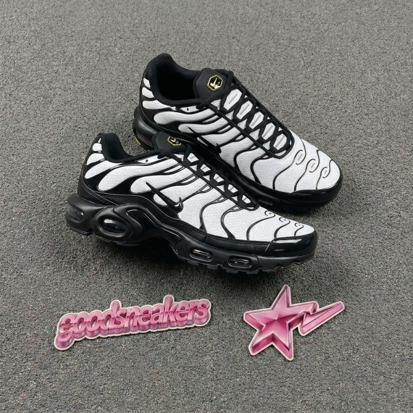 Nike Air Max Plus - Black White Panda