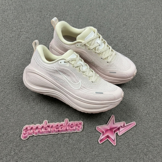 Nike Vomero 18 - Light Bone Sail