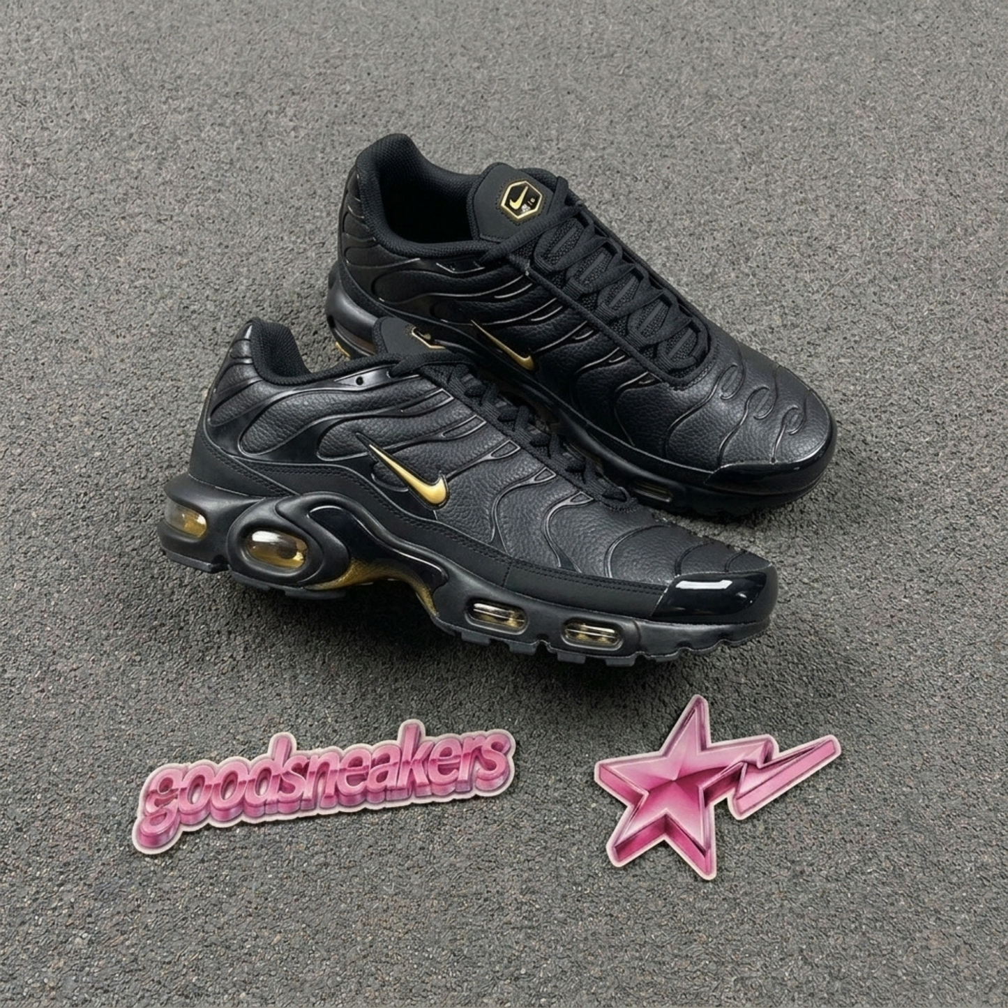 Air Max Plus -  Leather Black Gold