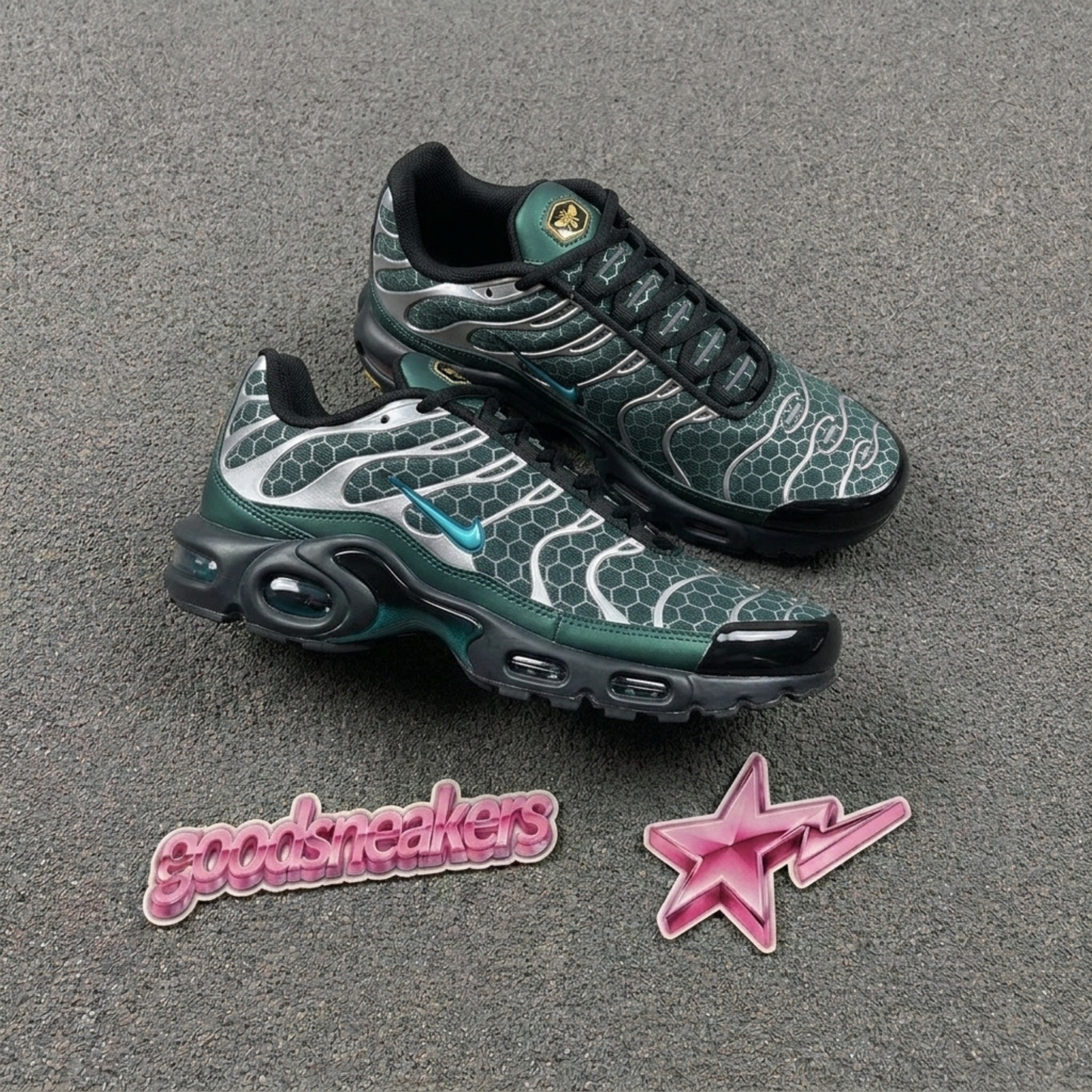 Nike Air Max Plus -  Spirograph Green
