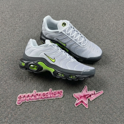 Nike Air Max Plus - Neon Yellow