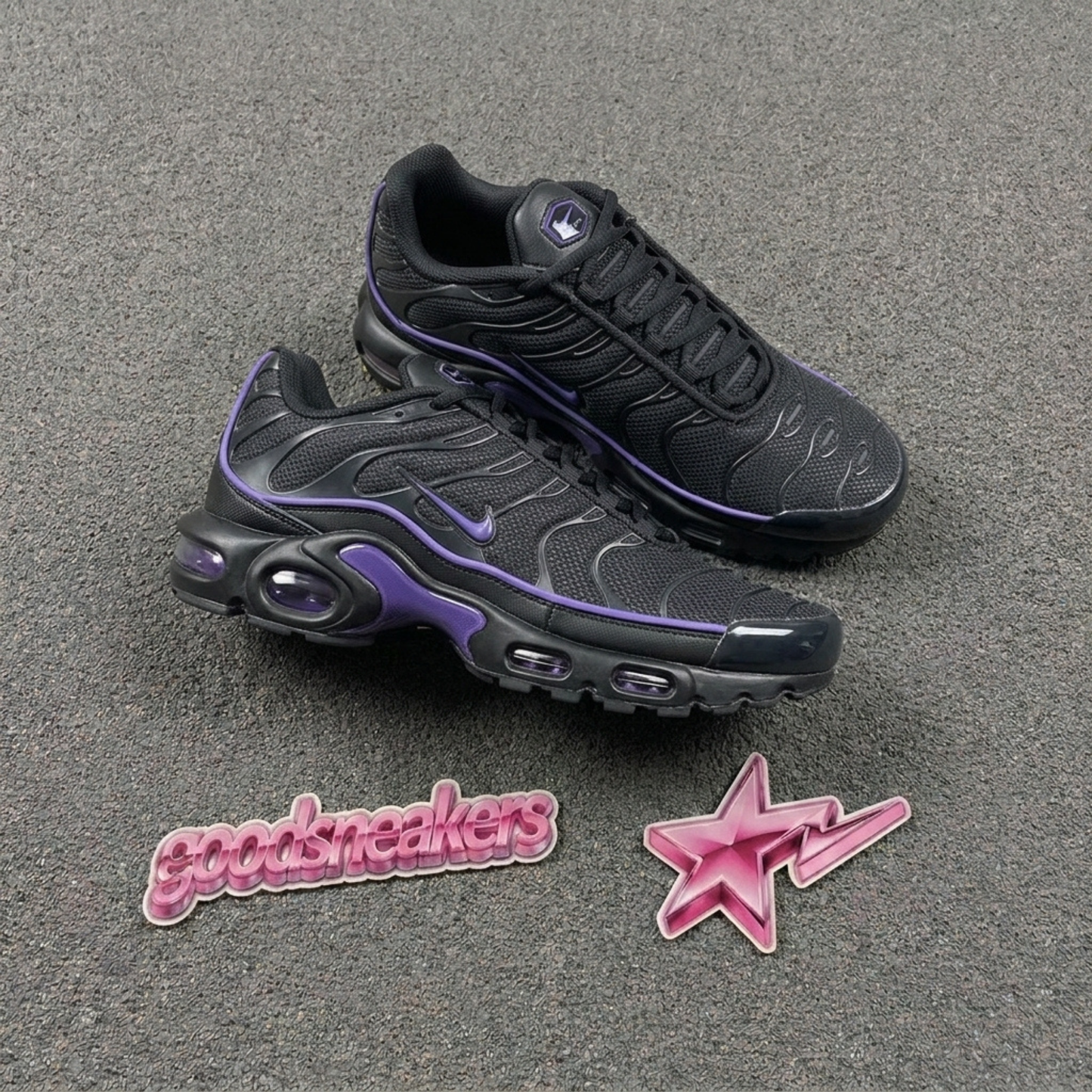Nike Air Max Plus - Black Persian Violet
