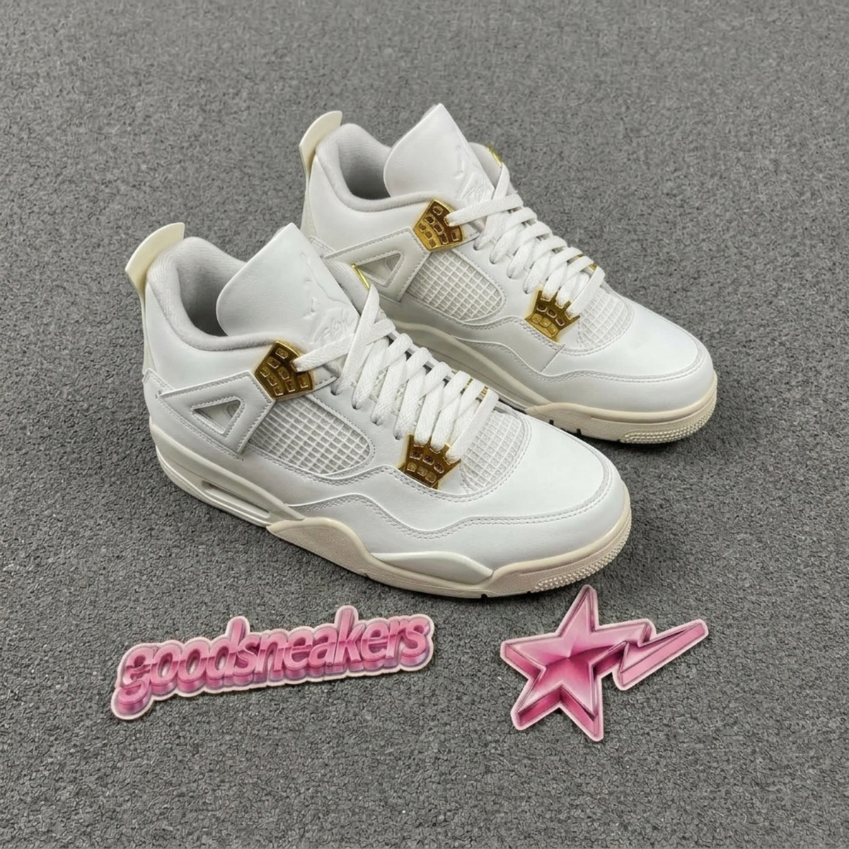 Air Jordan 4 Retro - Metallic Gold
