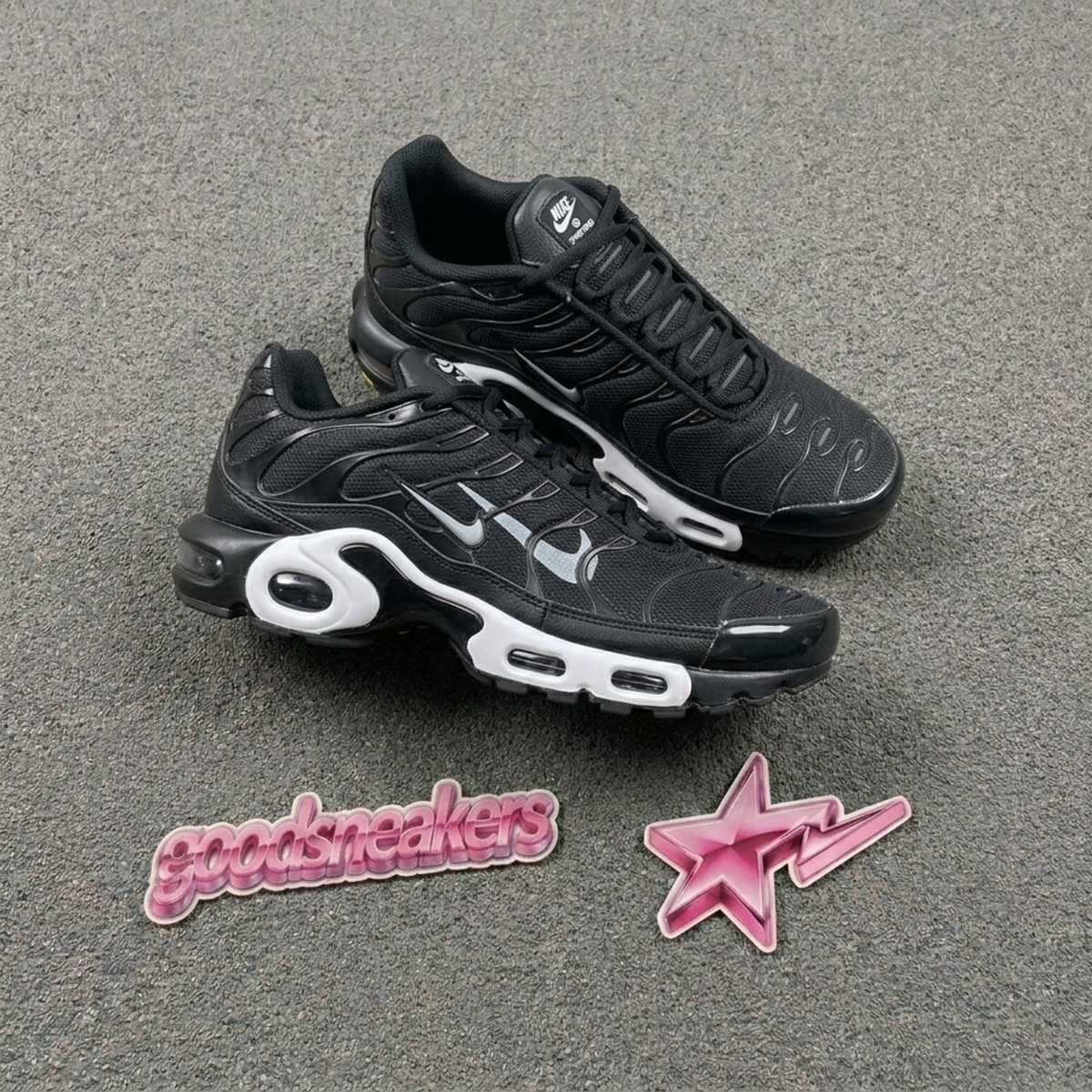 Nike Air Max Plus - Black White Swoosh Print