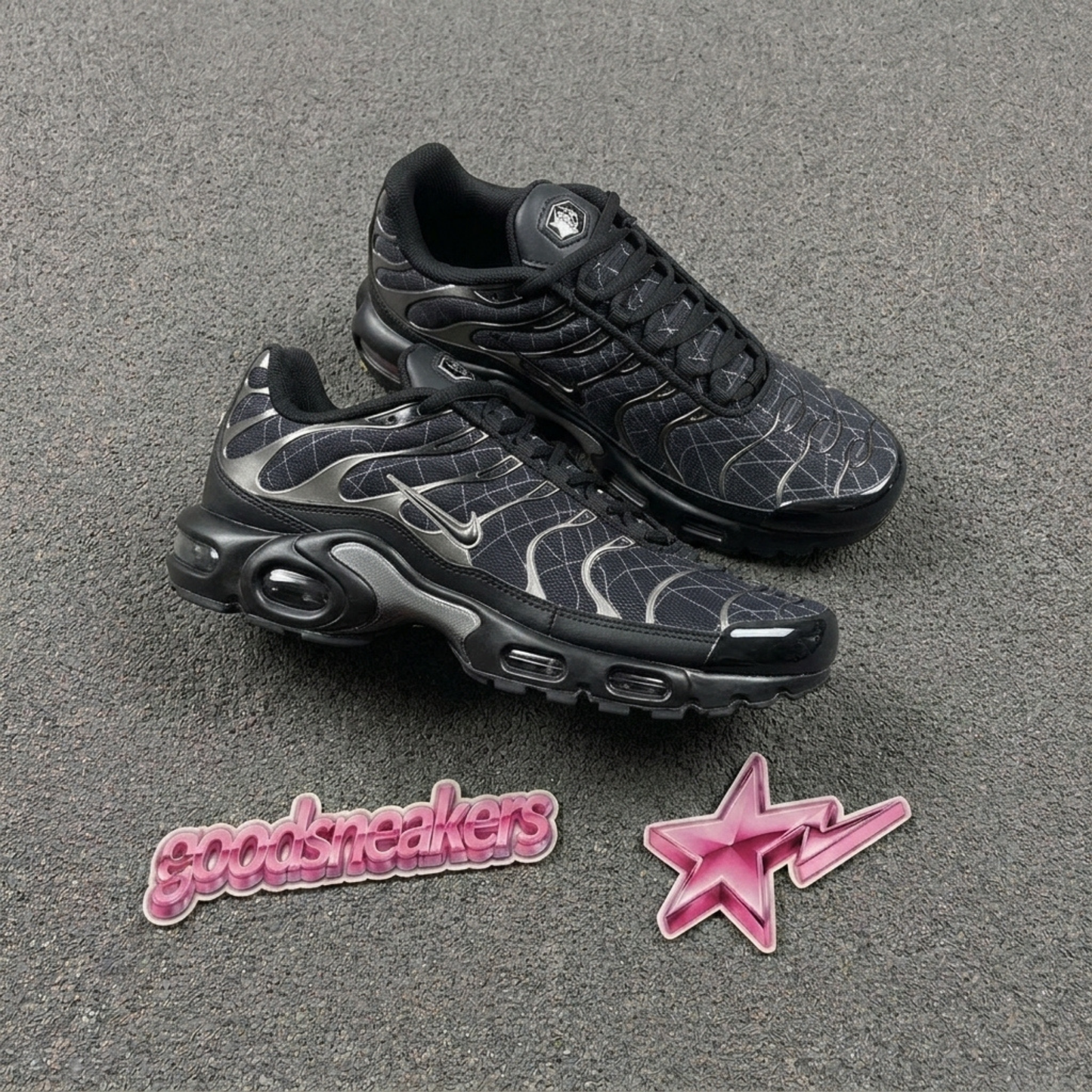 Nike Air Max Plus -  France Saint-Denis