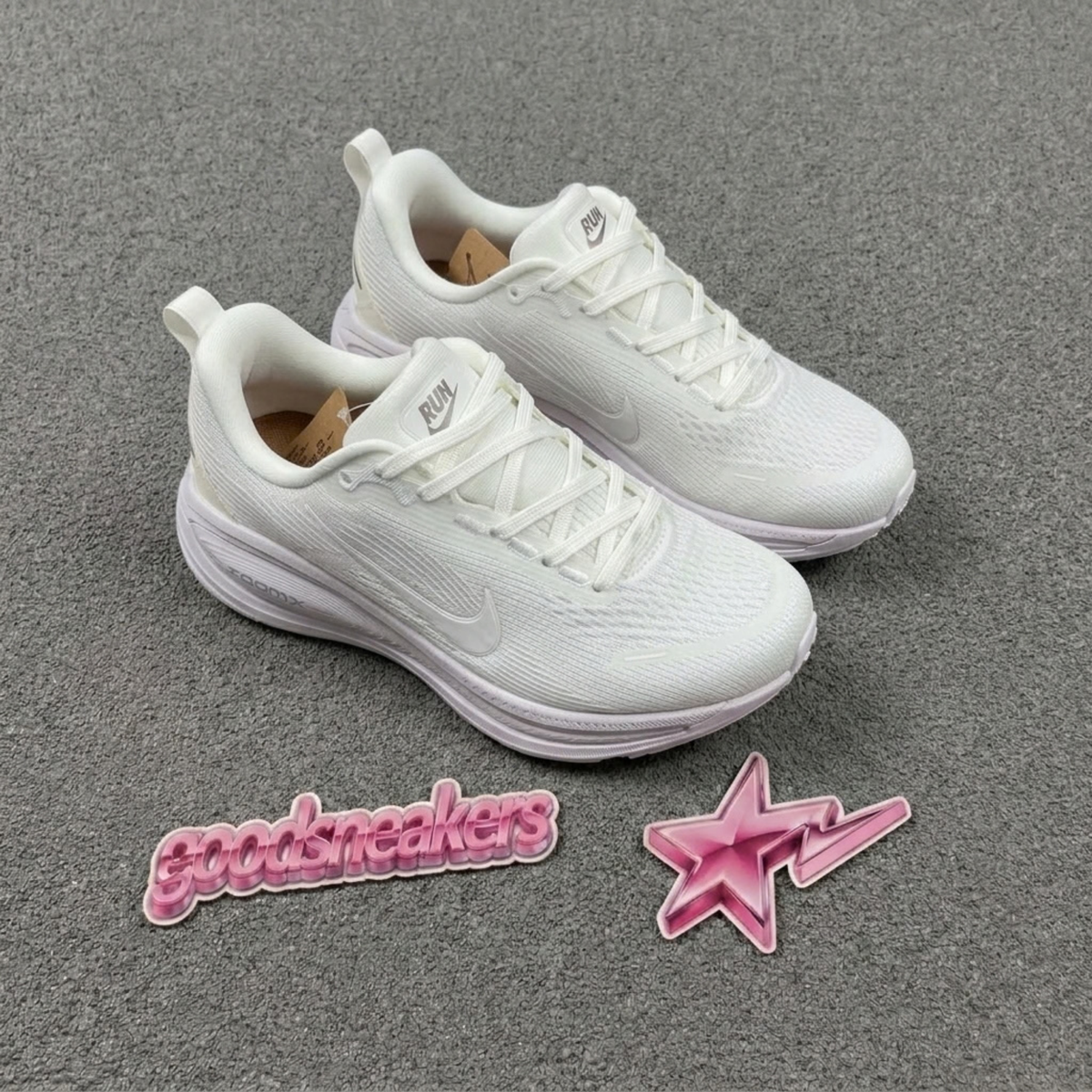 Nike Vomero 18 - White Photon Dust