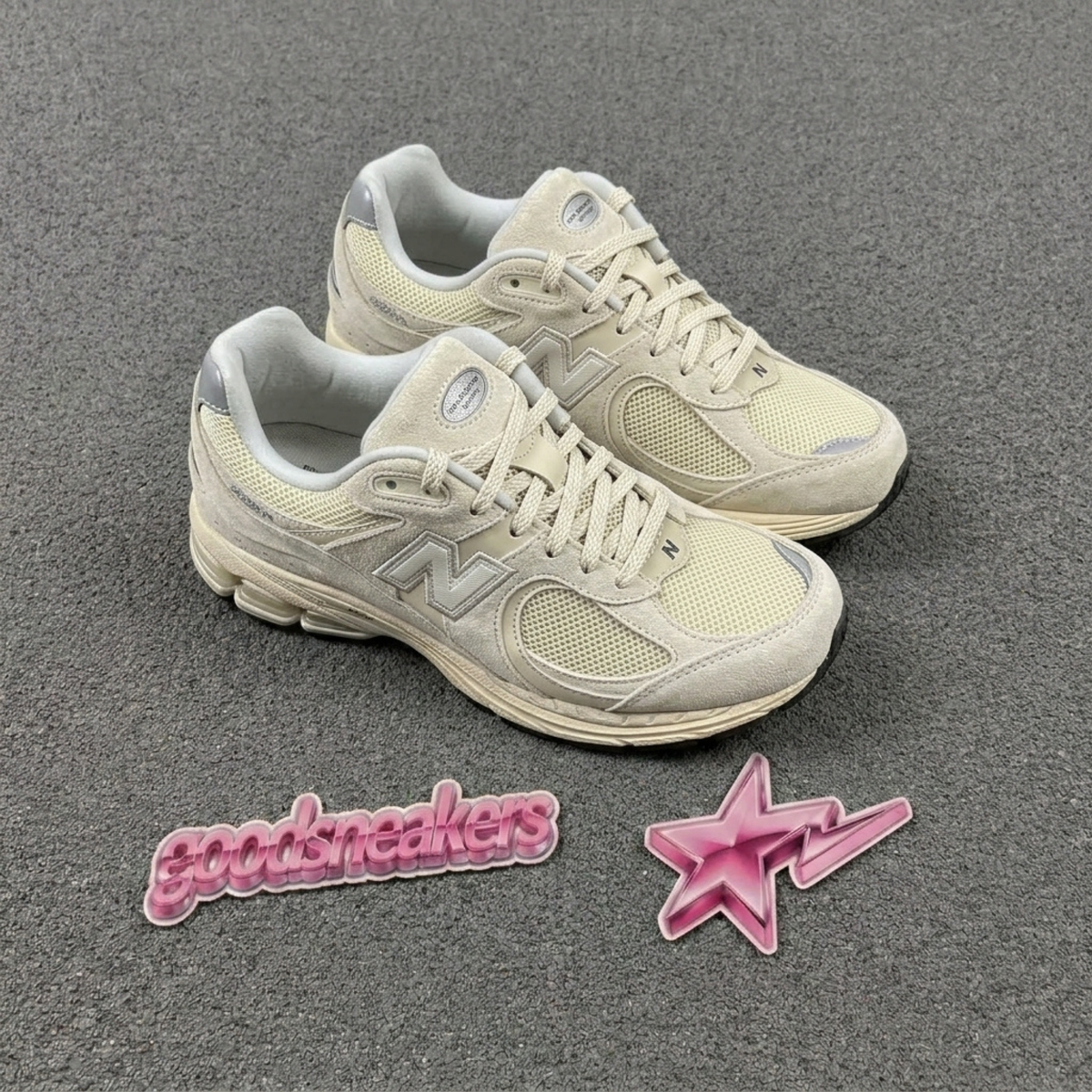 New Balance 2002R - Bone Light Aluminum