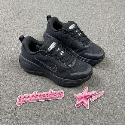 Nike Vomero Plus - Triple Black