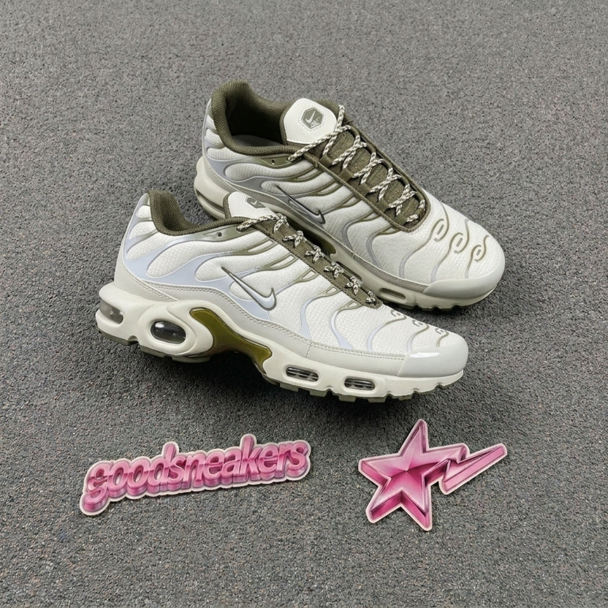 Nike Air Max Plus - Phantom Neutral Olive