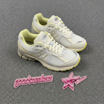 AURALEE x New Balance 2002R - White