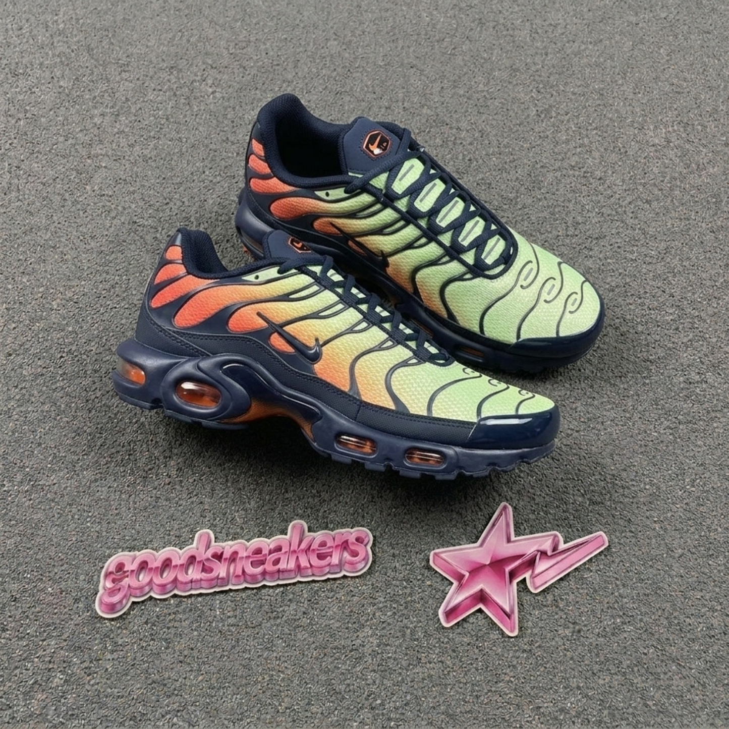 Nike Air Max Plus - Midnight Navy Total Orange