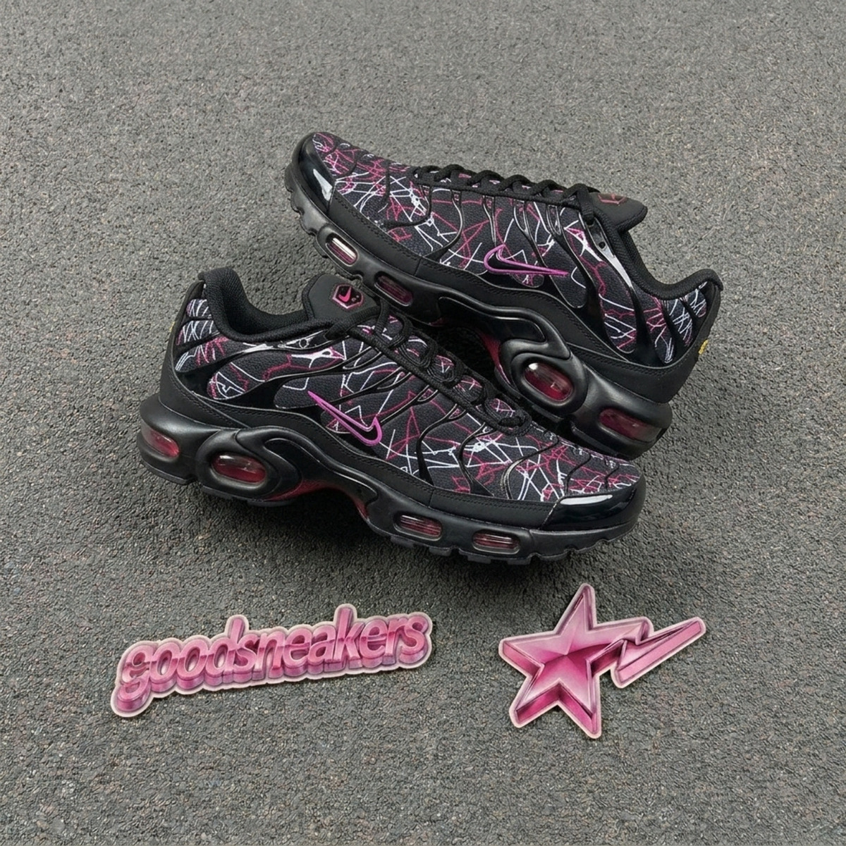 Nike Air Max Plus - Black Fuchsia Dream