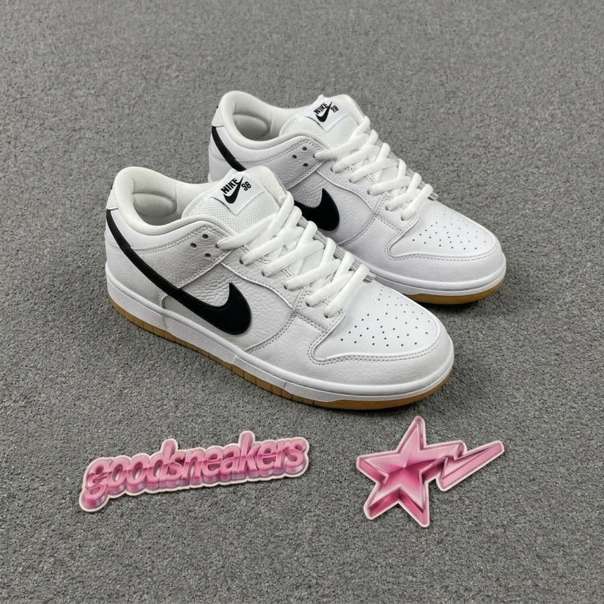 Nike SB Dunk Low Pro - White Gum