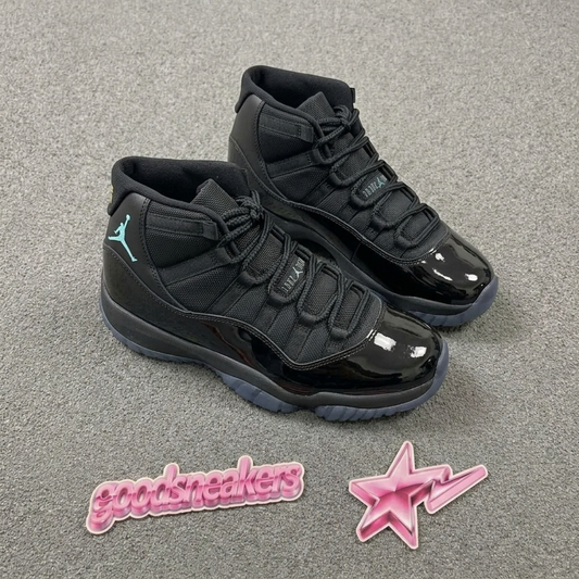Air Jordan 11 Retro - Cap and Gown